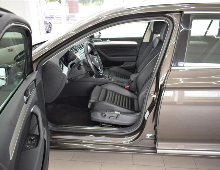 Volkswagen Passat 10