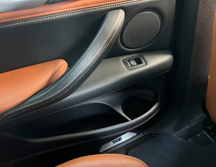 BMW X6 SUV / Terénní 4,4 l 512 kw