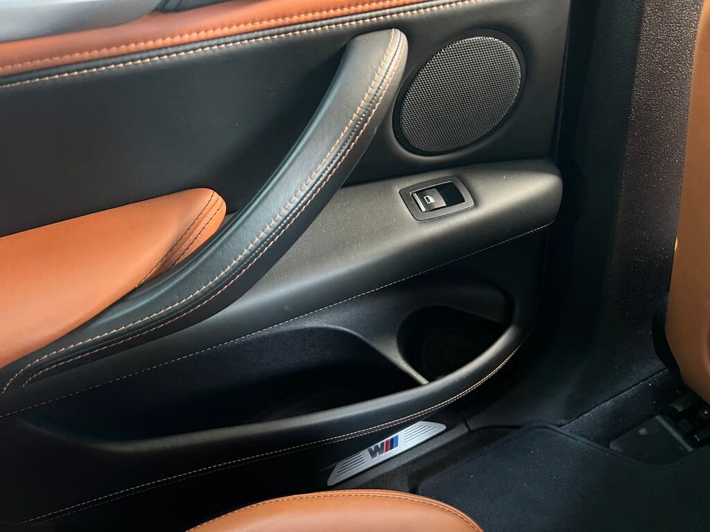 BMW X6 SUV / Terénní 4,4 l 512 kw