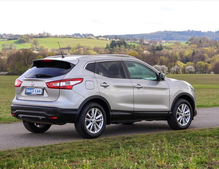 Nissan Qashqai SUV / Terénní 1,2 l 85 kw