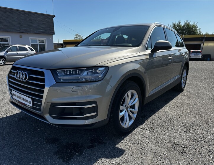 Audi Q7 1