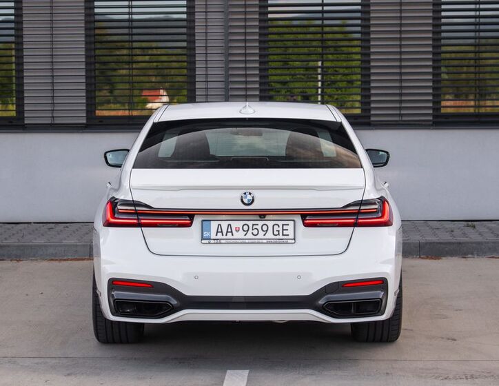 BMW Řada 7 11