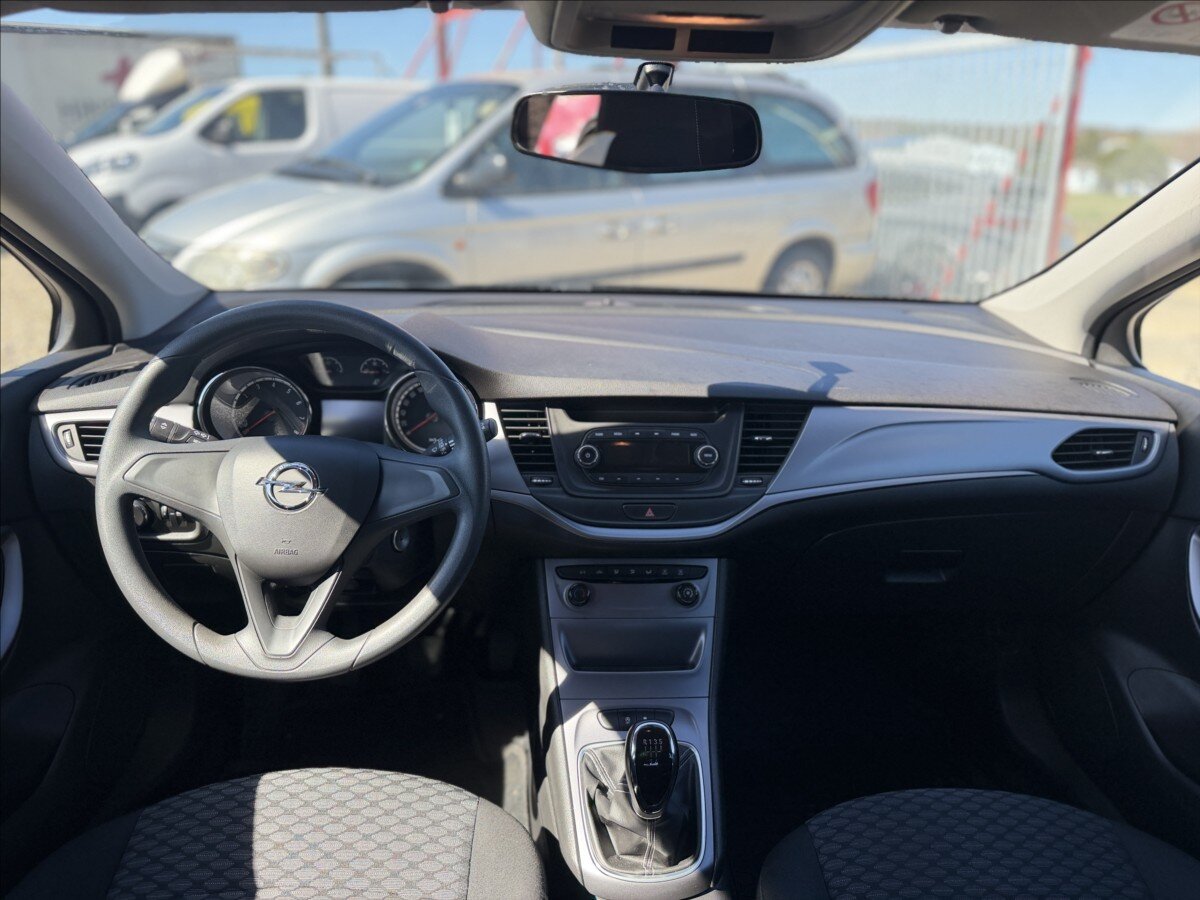 Opel Astra Hatchback 999,0 77 kw