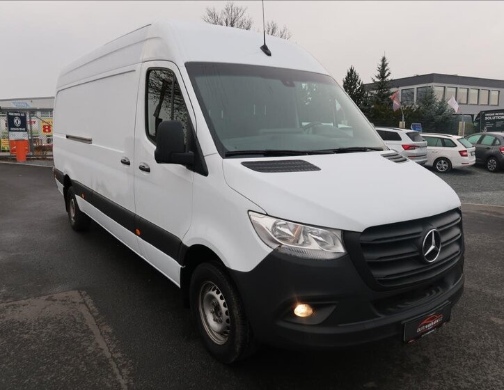 Mercedes-Benz Sprinter 2