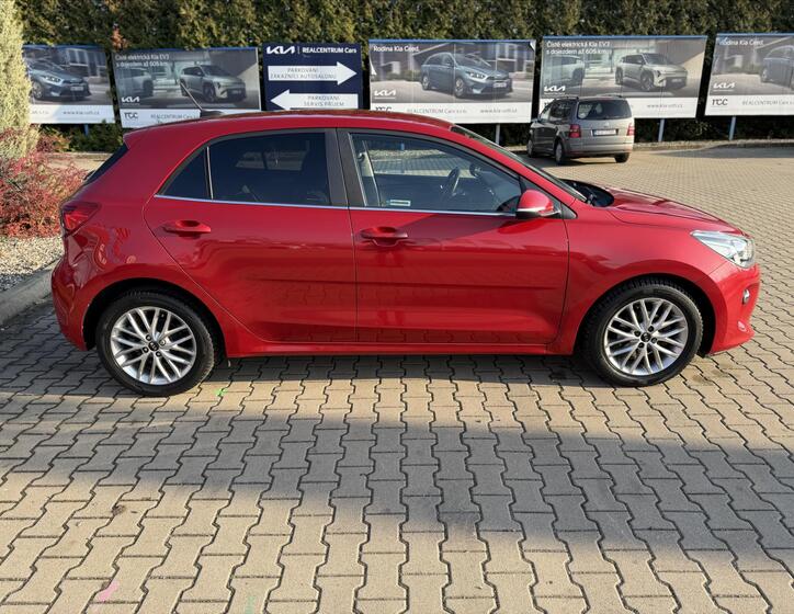 KIA Rio 8