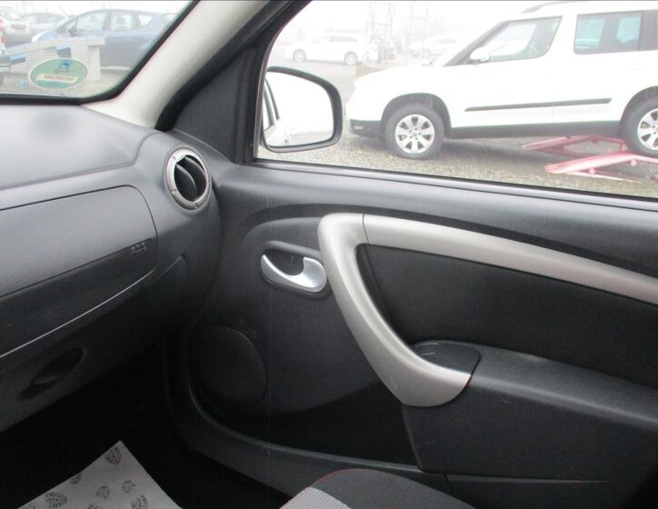 Dacia Duster SUV / Terénní 1,6 l 77 kw