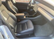 Tesla Model 3 Sedan 0,0 208 kw