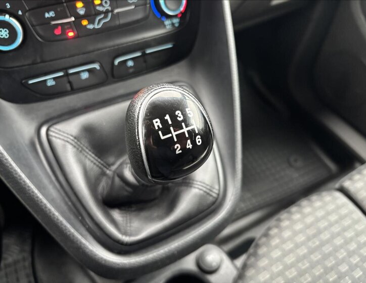 Ford Transit Connect 24