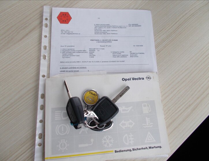 Opel Vectra Sedan 1,6 l 74 kw