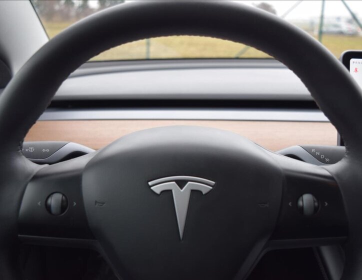 Tesla Model 3 Sedan 0,0 366 kw