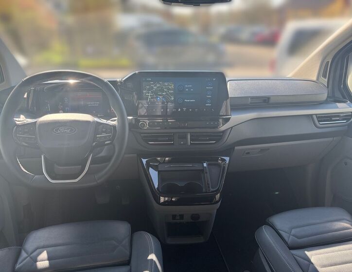 Ford Tourneo Custom 10