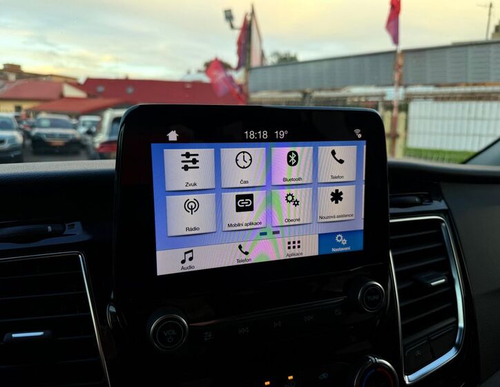 Ford Tourneo Custom 18