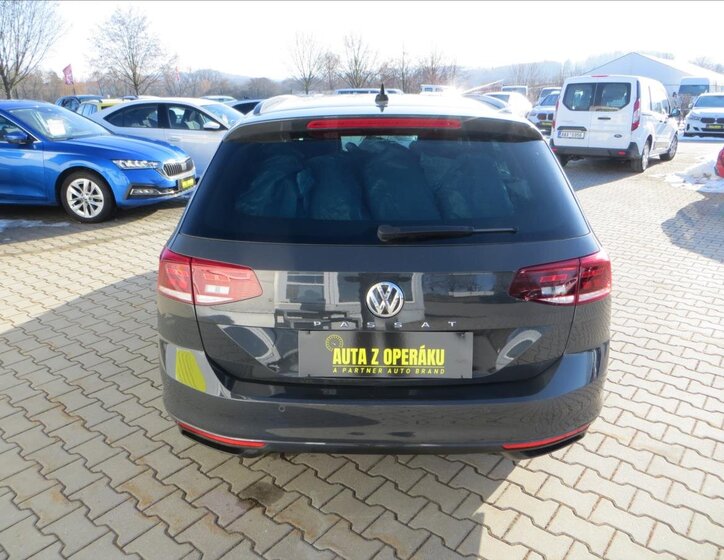 Volkswagen Passat Kombi 1,5 l 110 kw
