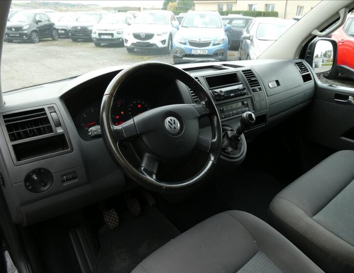 Volkswagen Caravelle 14