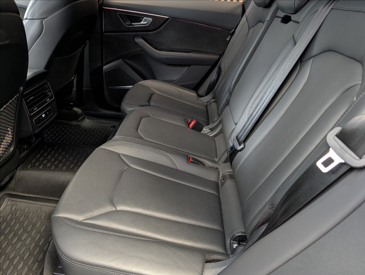 Audi Q8 Hatchback 3,0 l 250 kw