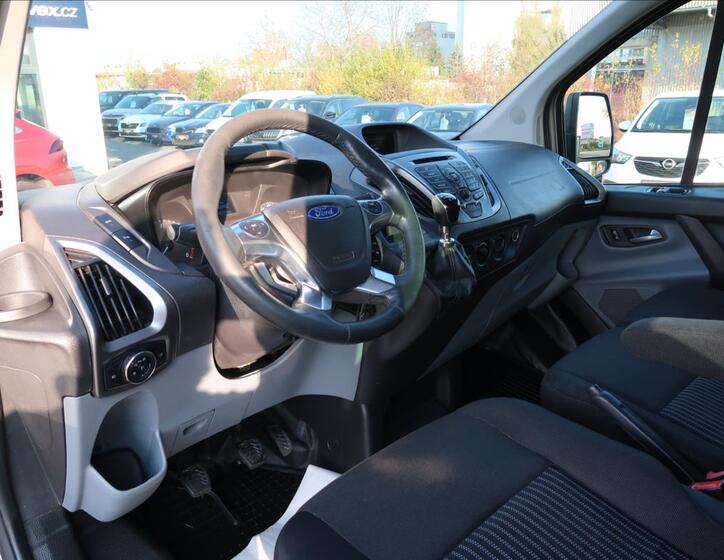 Ford Transit Custom 9