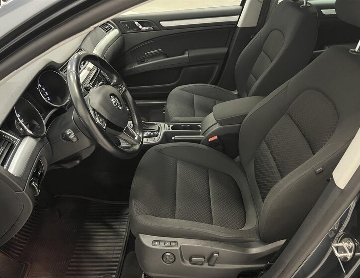 Škoda Superb Liftback 2,0 l 103 kw