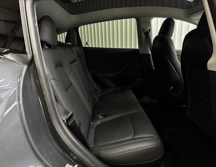 Tesla Model Y SUV / Terénní 0,0 378 kw