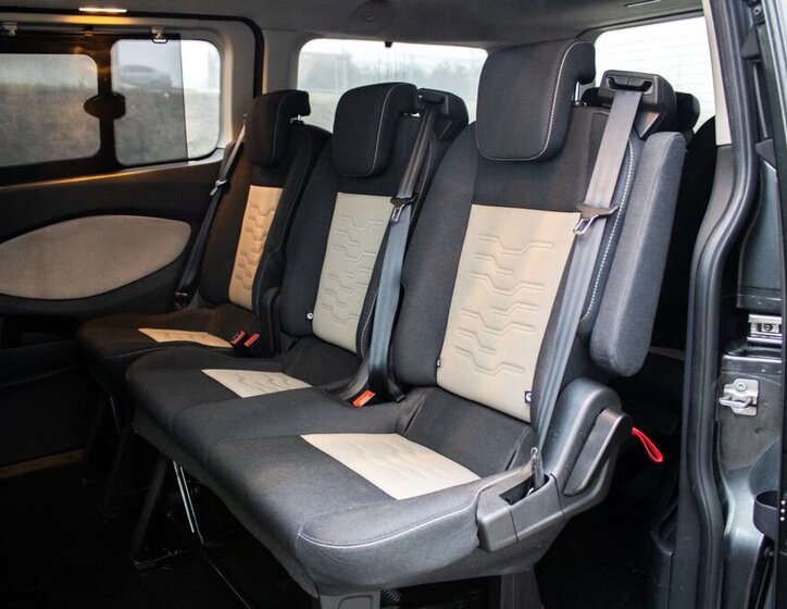 Ford Tourneo Custom 17