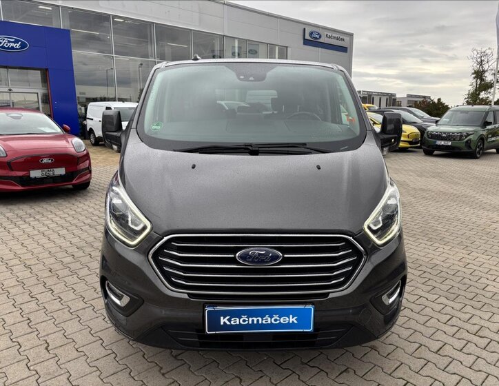 Ford Tourneo Custom 8
