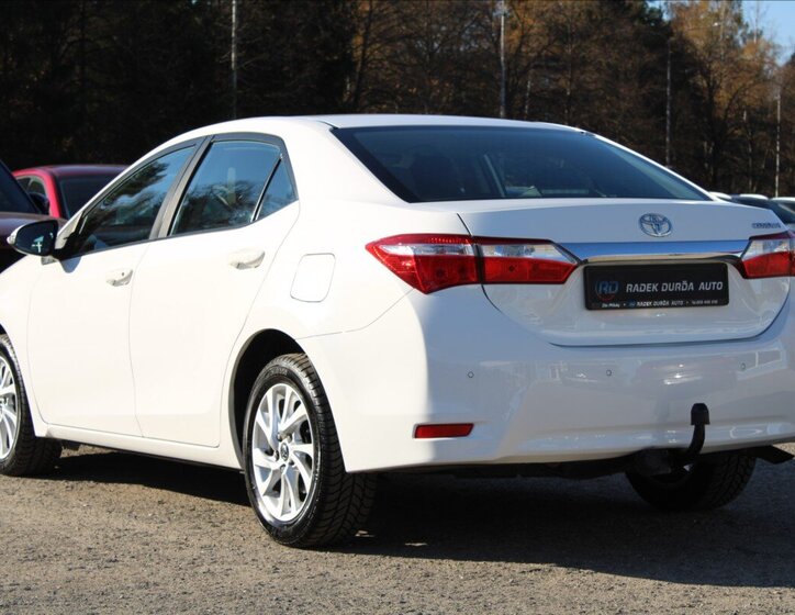 Toyota Corolla Sedan 1,6 l 97 kw