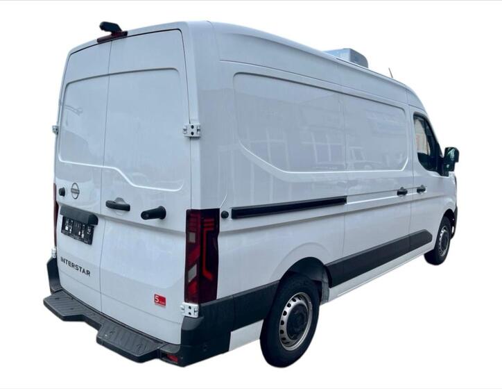 Nissan Interstar 9