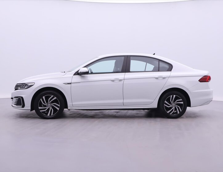 Volkswagen Bora Sedan / Limuzína 0,0 100 kw