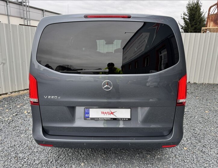 Mercedes-Benz Třídy V Kombi 2,1 l 120 kw