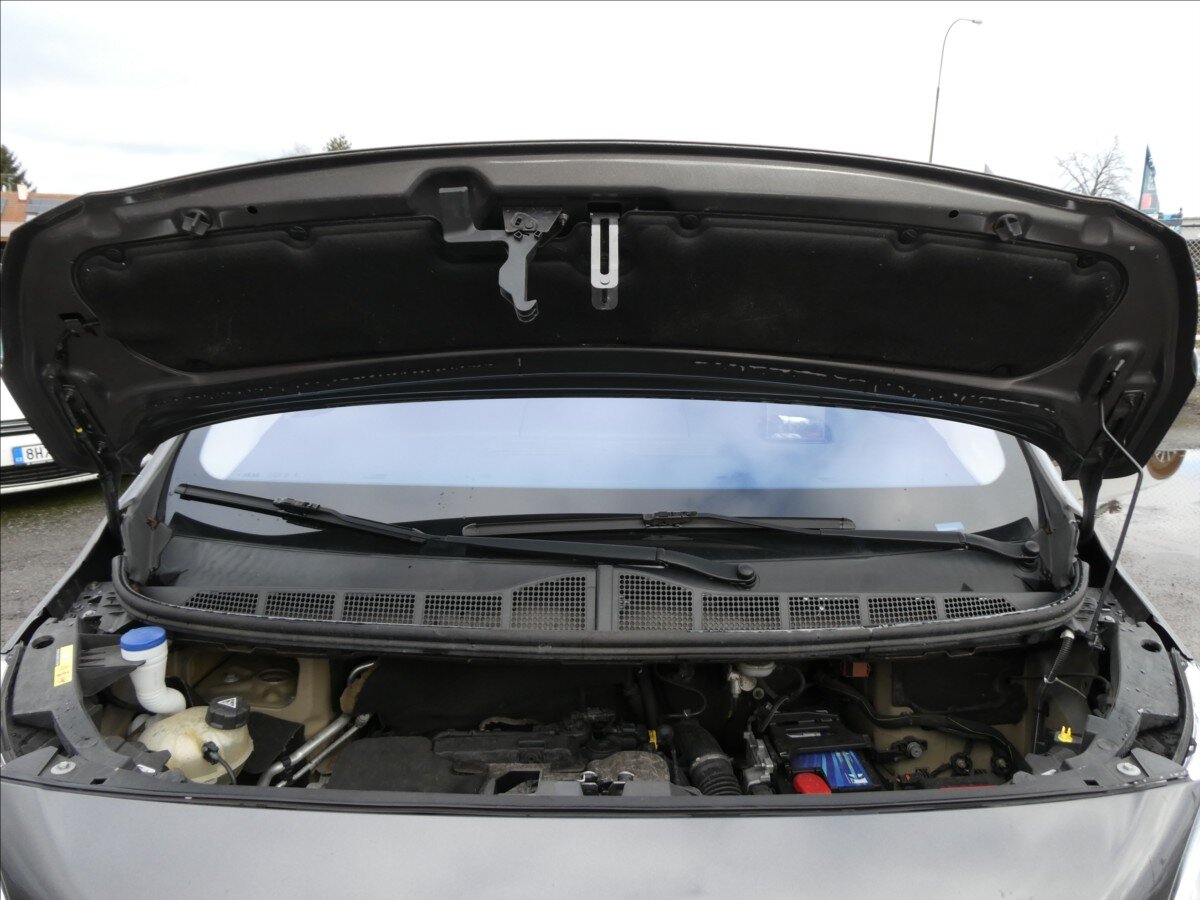 Peugeot Traveller MPV 2,0 l 130 kw