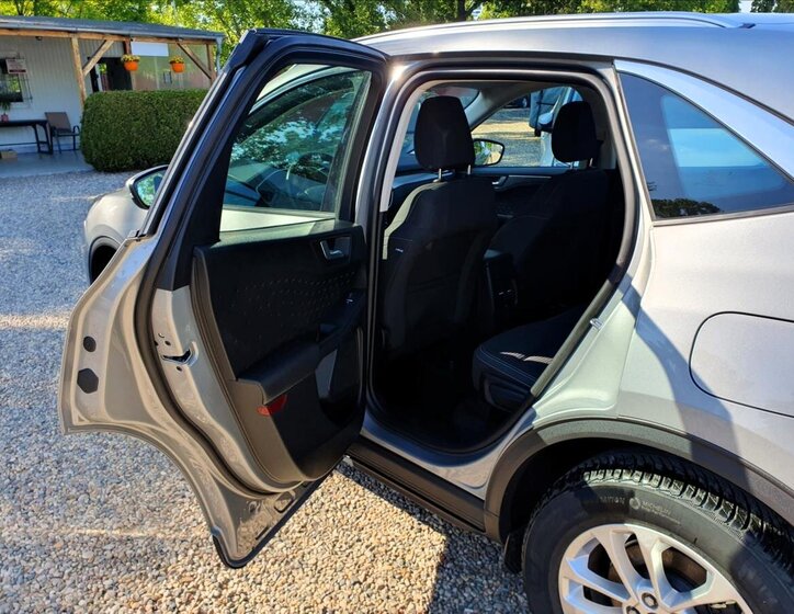 Ford Kuga SUV 1,5 l 88 kw