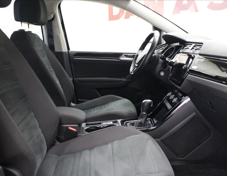 Volkswagen Touran 12