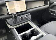 Land Rover Defender 16