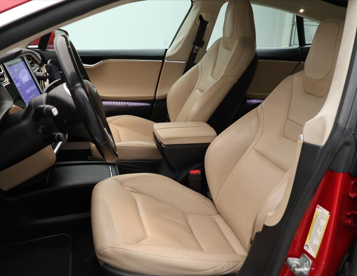 Tesla Model S Sedan / Limuzína 0,0 193 kw