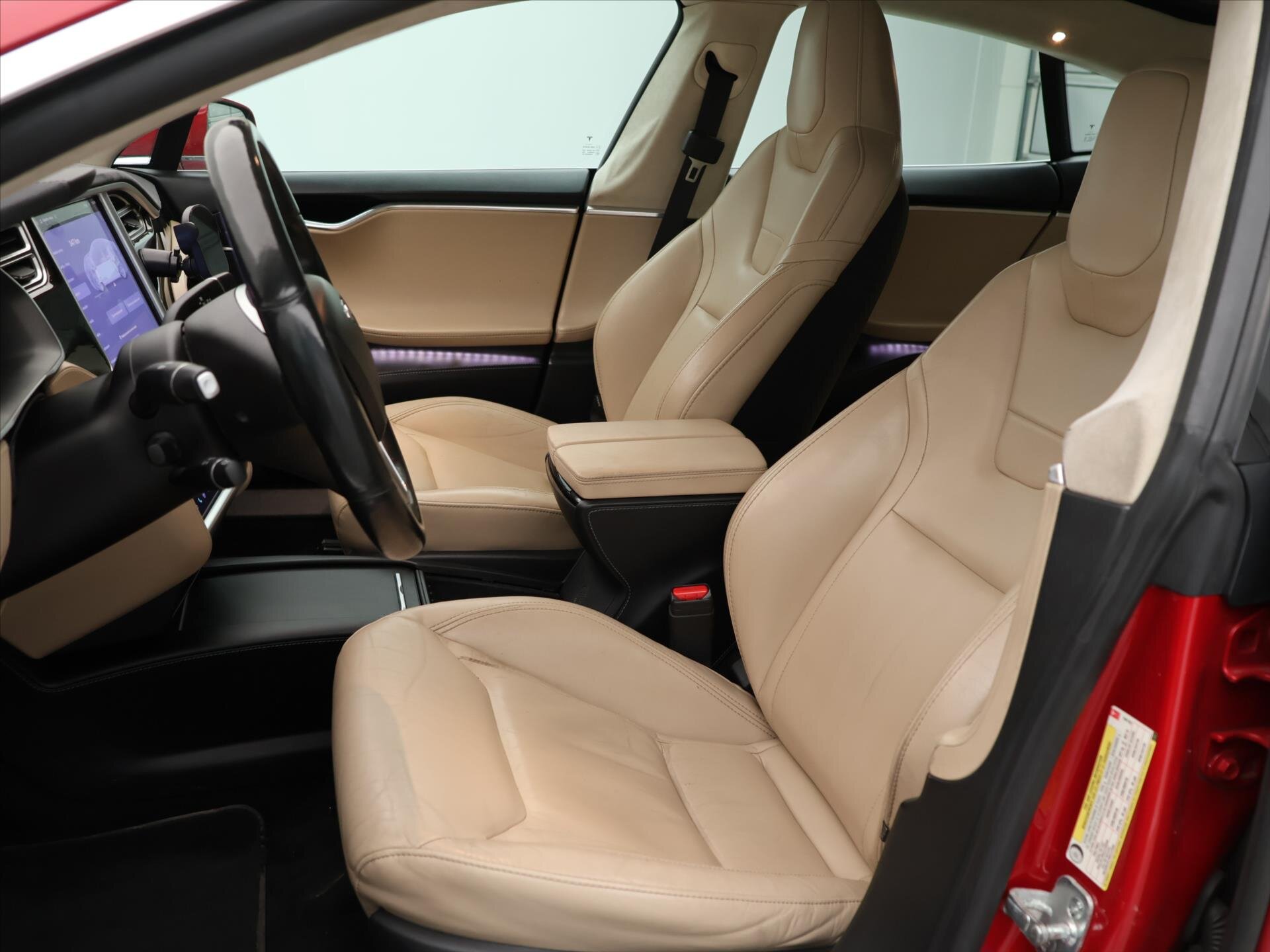 Tesla Model S Sedan / Limuzína 0,0 193 kw