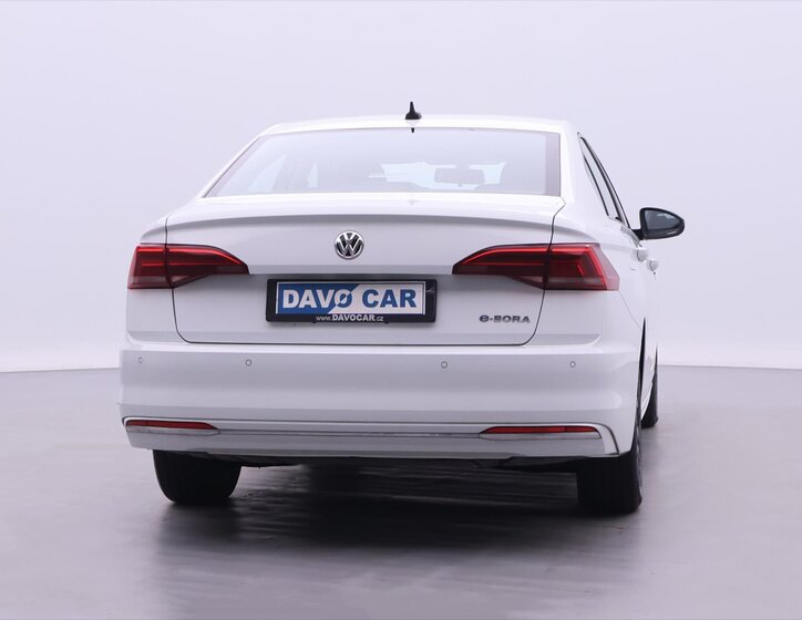 Volkswagen Bora Sedan / Limuzína 0,0 100 kw