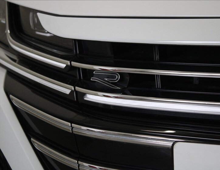 Volkswagen Arteon Liftback 2,0 l 206 kw