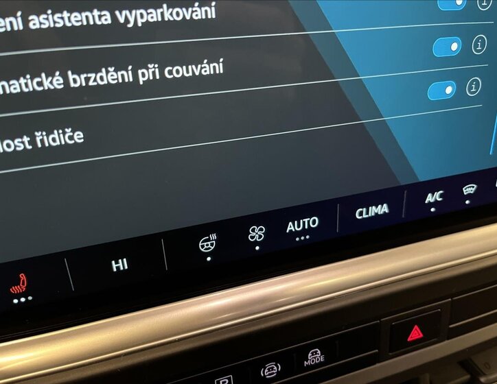 Volkswagen Caravelle 13