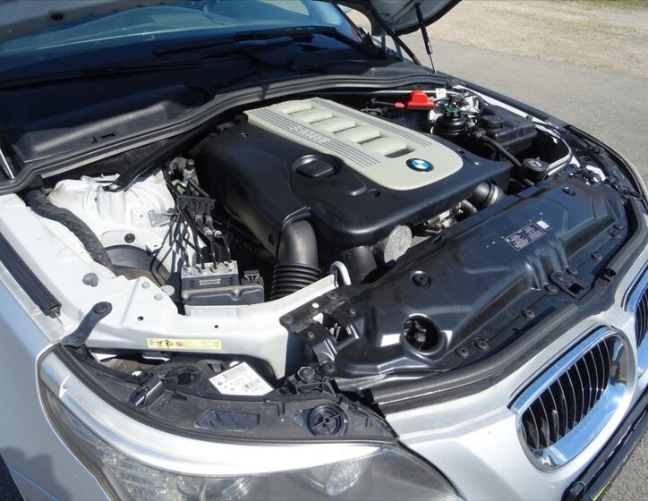 BMW Řada 5 Kombi 3,0 l 173 kw