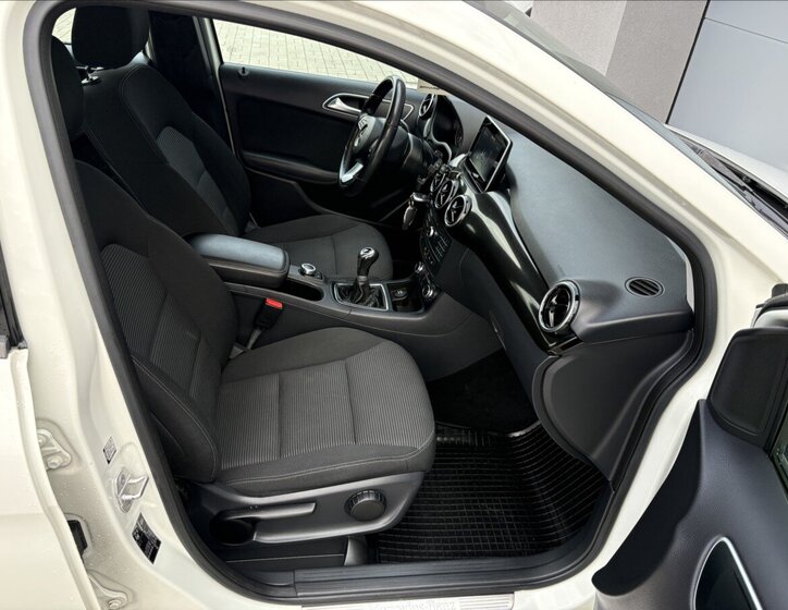 Mercedes-Benz Třídy B Kombi 1,5 l 80 kw