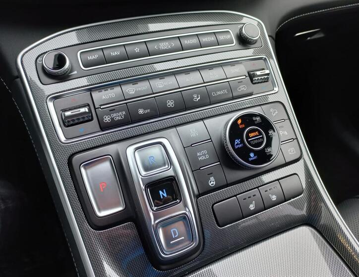 Hyundai Santa Fe SUV 1,6 l 195 kw