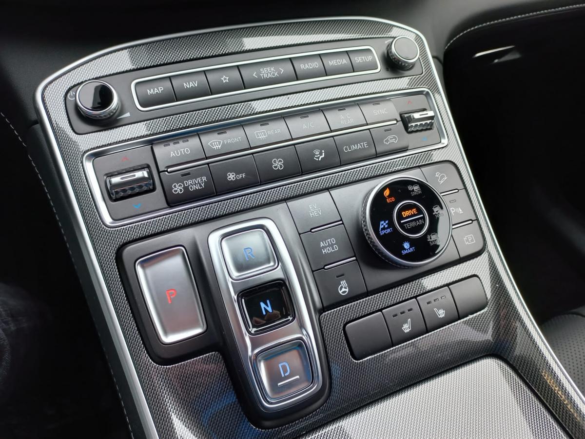 Hyundai Santa Fe SUV 1,6 l 195 kw