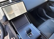 Land Rover Range Rover Velar SUV / Terénní 2,0 l 150 kw