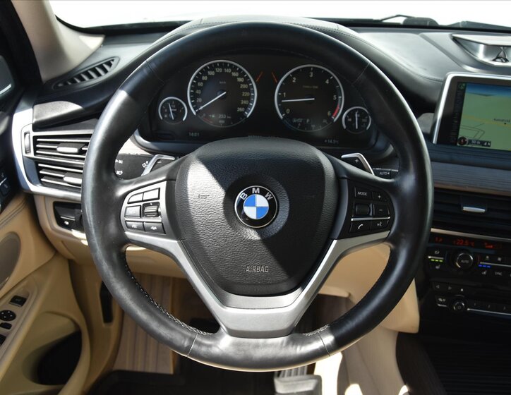 BMW X5 SUV / Terénní 3,0 l 230 kw