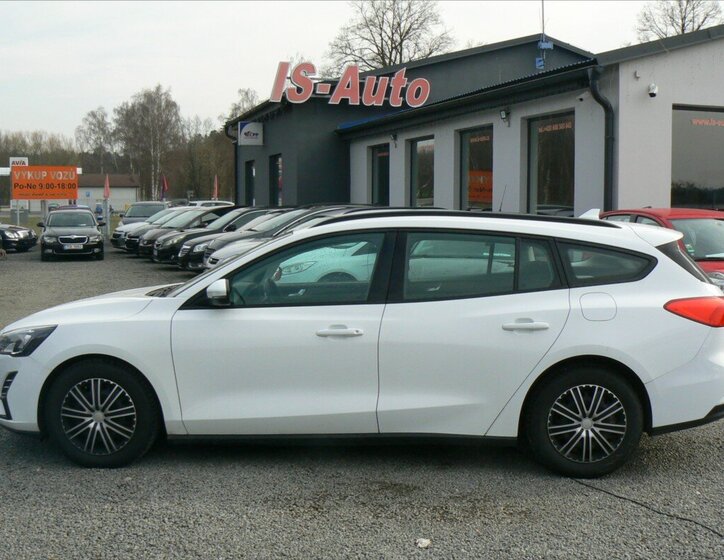 Ford Focus Kombi 999,0 92 kw