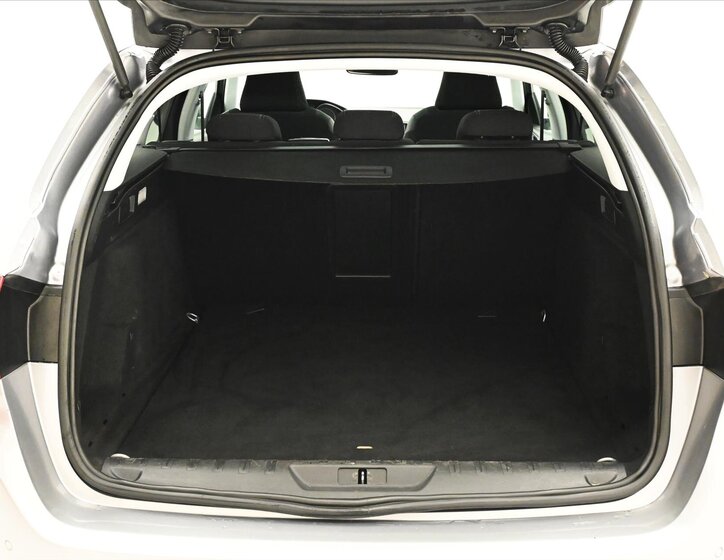 Peugeot 308 Kombi 1,5 l 96 kw