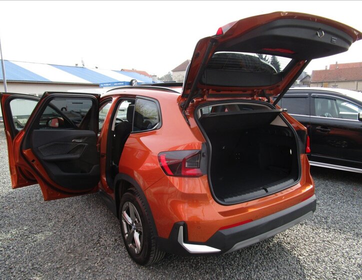 BMW X1 Kombi 1,5 l 110 kw