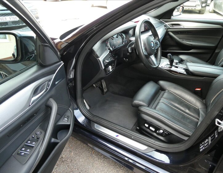 BMW Řada 5 Kombi 3,0 l 235 kw