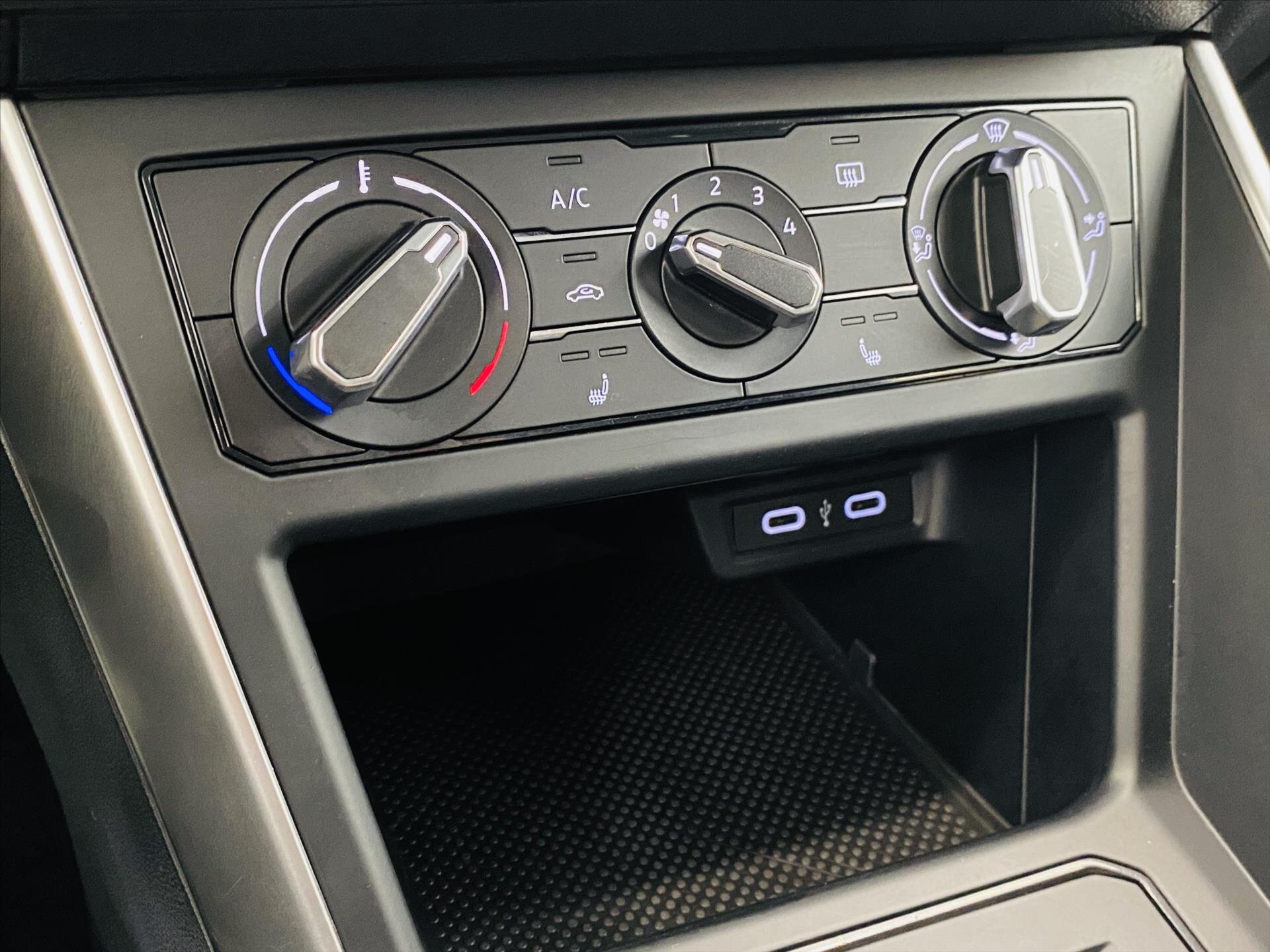 Volkswagen Taigo Hatchback 999,0 70 kw