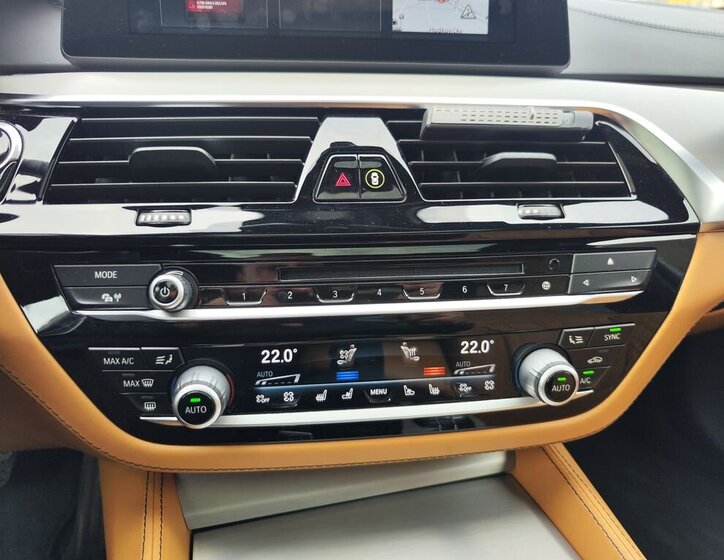 BMW Řada 5 Sedan / Limuzína 3,0 l 235 kw