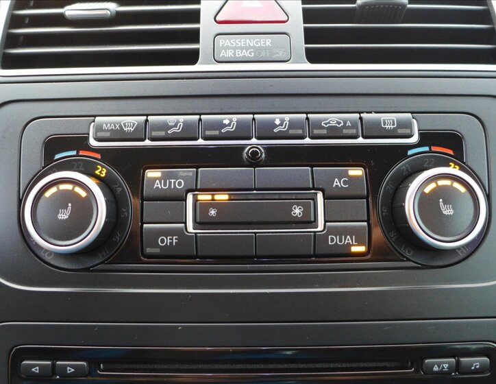 Volkswagen Touran Kombi 1,6 l 77 kw